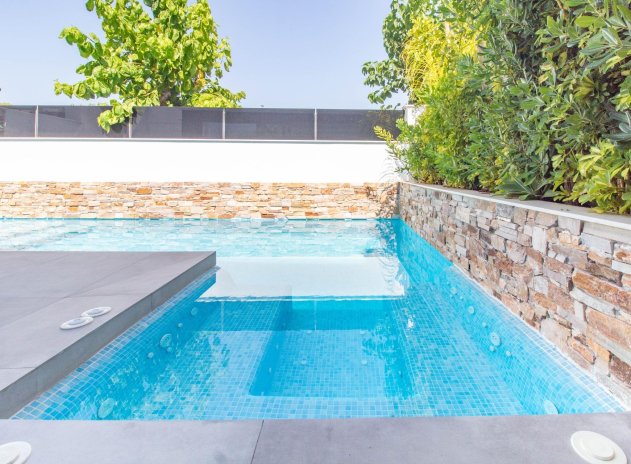 Herverkoop - Rijwoning - Santiago de la Ribera - zona san blas