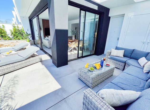 Herverkoop - Rijwoning - Santiago de la Ribera - zona san blas