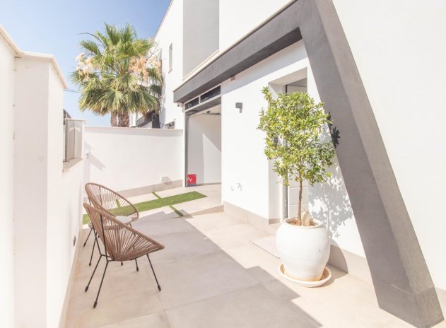 Herverkoop - Rijwoning - Santiago de la Ribera - zona san blas