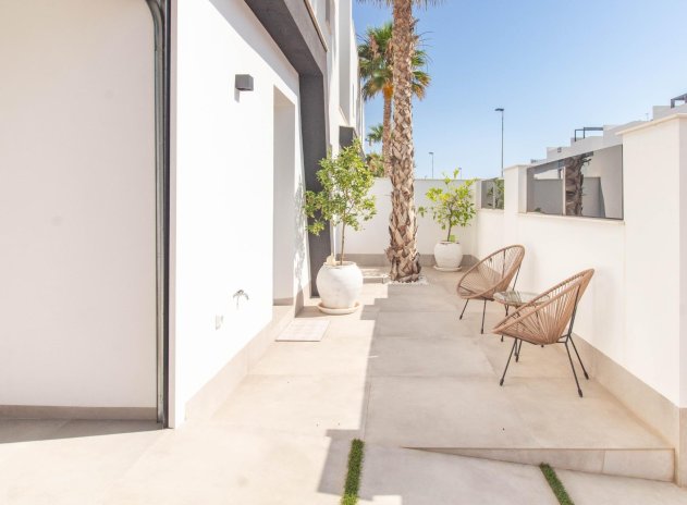 Herverkoop - Rijwoning - Santiago de la Ribera - zona san blas