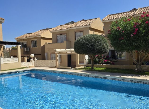 Herverkoop - Villa - Orihuela