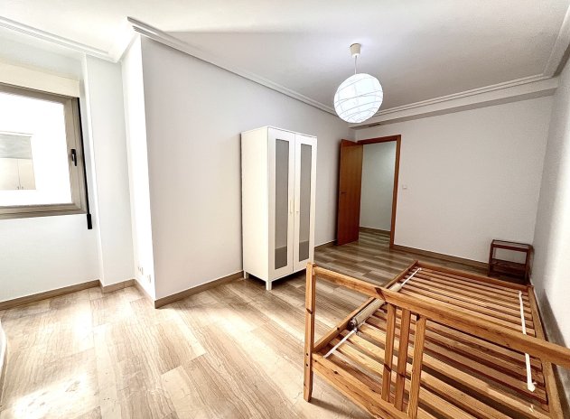 Reventa - Apartamento / Piso - Santa Pola