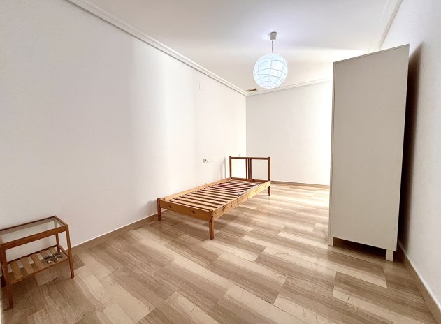 Reventa - Apartamento / Piso - Santa Pola