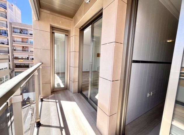 Reventa - Apartamento / Piso - Santa Pola