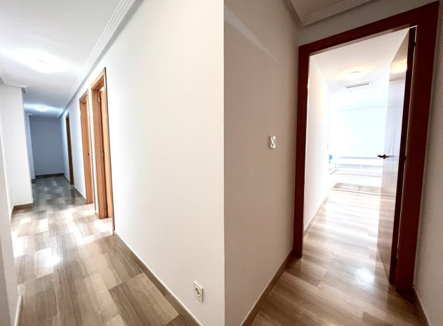 Reventa - Apartamento / Piso - Santa Pola