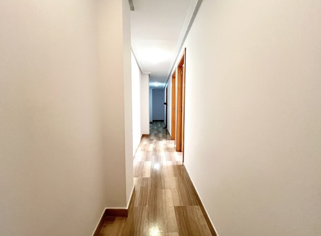 Reventa - Apartamento / Piso - Santa Pola