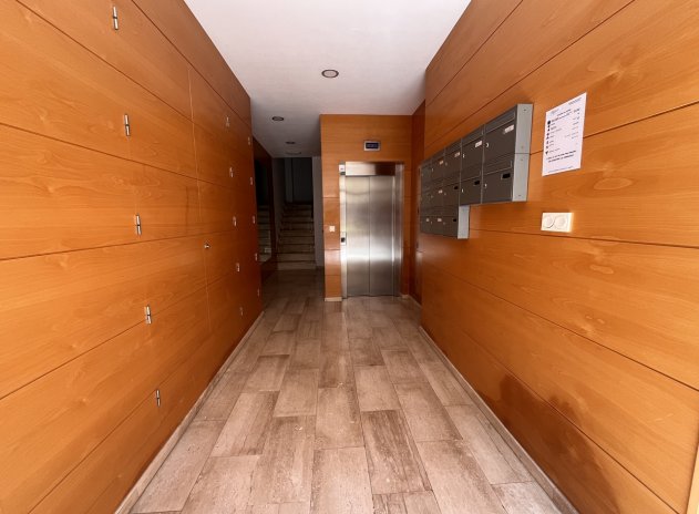 Reventa - Apartamento / Piso - Santa Pola