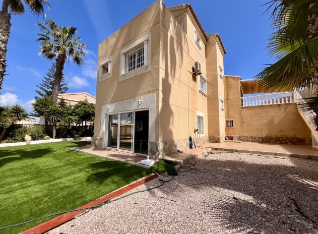 Herverkoop - Villa - La Zenia