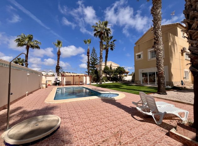 Herverkoop - Villa - La Zenia