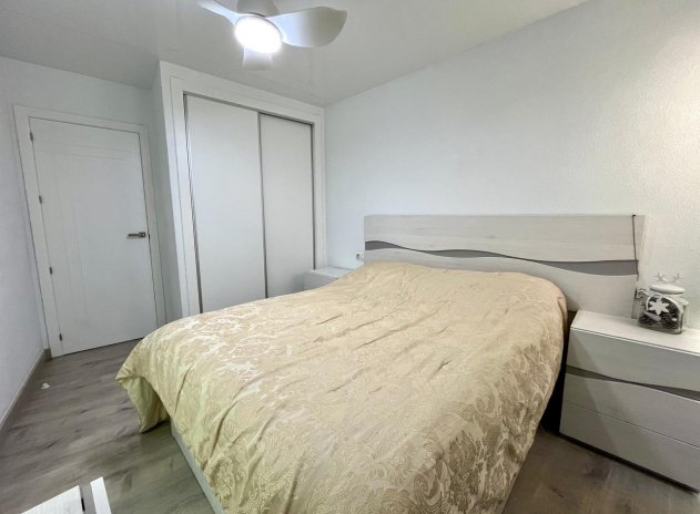 Resale - Apartment / Flat * - Torrevieja - Torrevieja *