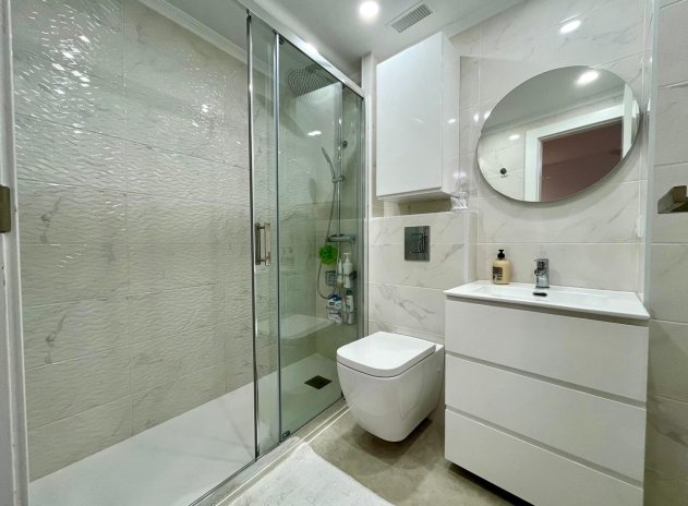 Resale - Apartment / Flat * - Torrevieja - Torrevieja *