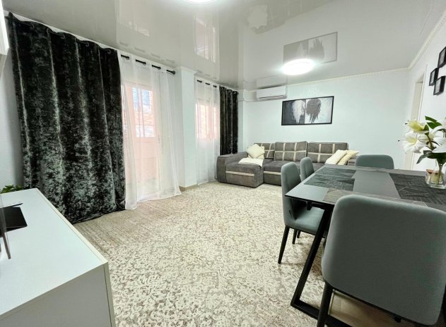 Resale - Apartment / Flat * - Torrevieja - Torrevieja *