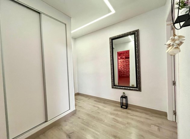 Resale - Apartment / Flat * - Torrevieja - Torrevieja *