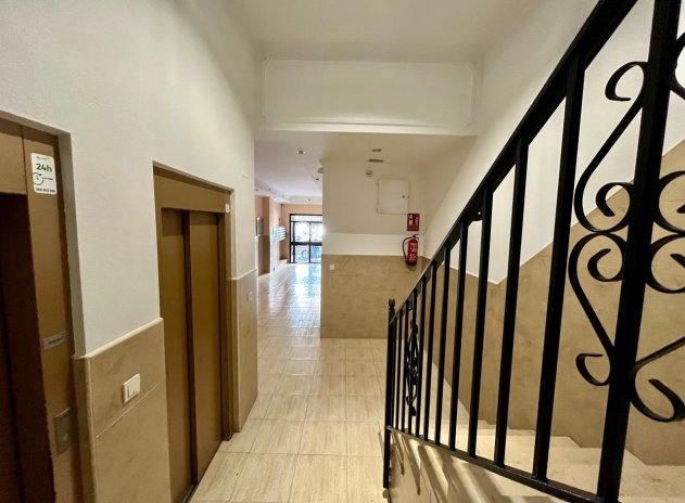 Resale - Apartment / Flat * - Torrevieja - Torrevieja *