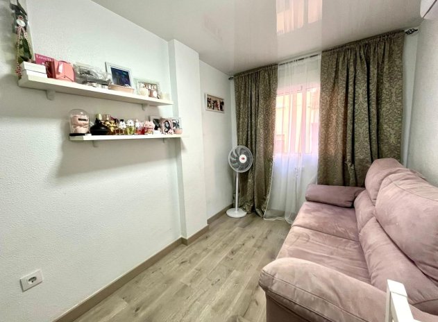 Resale - Apartment / Flat * - Torrevieja - Torrevieja *