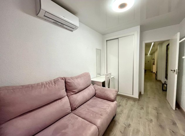 Resale - Apartment / Flat * - Torrevieja - Torrevieja *