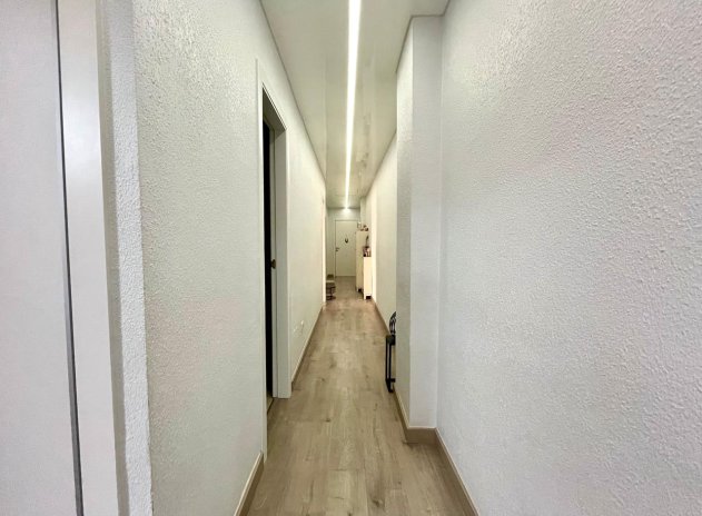 Resale - Apartment / Flat * - Torrevieja - Torrevieja *