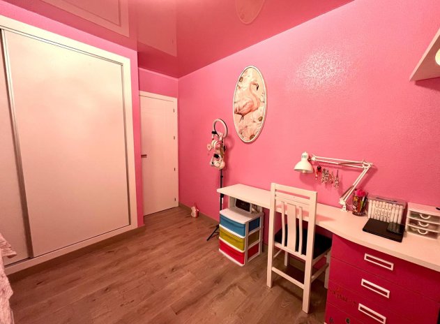 Resale - Apartment / Flat * - Torrevieja - Torrevieja *