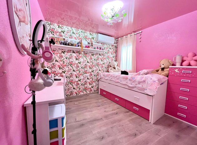 Resale - Apartment / Flat * - Torrevieja - Torrevieja *