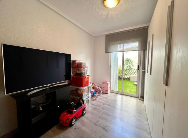 Resale - Apartment / Flat * - Torrevieja - Torrevieja *