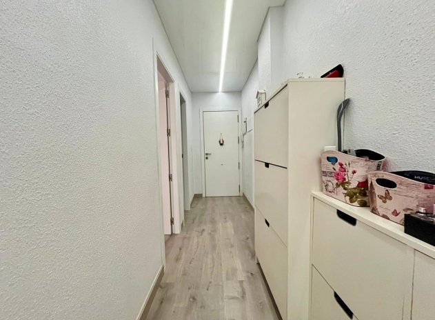 Resale - Apartment / Flat * - Torrevieja - Torrevieja *