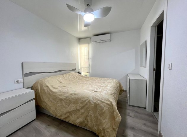 Resale - Apartment / Flat * - Torrevieja - Torrevieja *