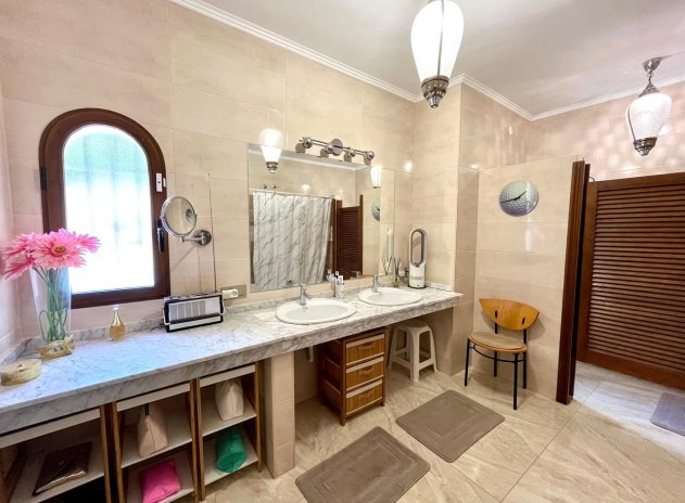 Wiederverkauf - Villa - Villamartin - Villamartín