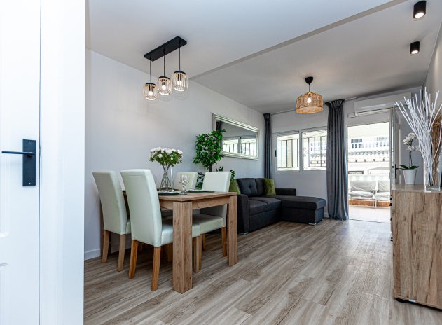 Wiederverkauf - Terrassenhaus - Los Altos