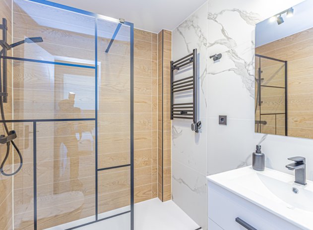 Wiederverkauf - Terrassenhaus - Los Altos