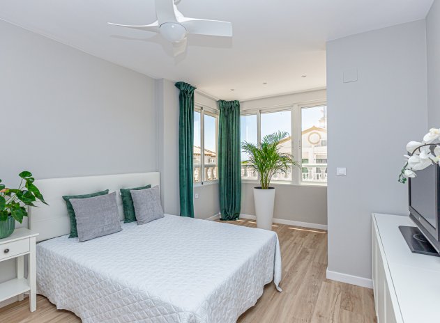 Wiederverkauf - Terrassenhaus - Los Altos