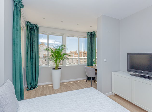 Wiederverkauf - Terrassenhaus - Los Altos