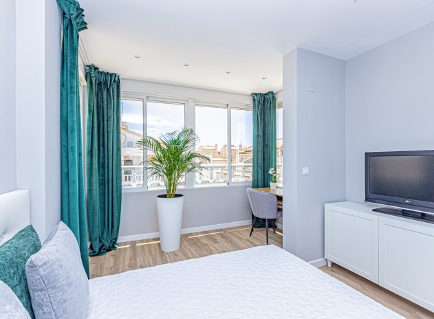 Wiederverkauf - Terrassenhaus - Los Altos