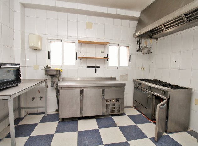 Wiederverkauf - Kommerziell - Villamartin - Villamartín