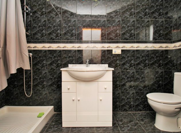 Wiederverkauf - Kommerziell - Villamartin - Villamartín