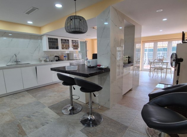 Herverkoop - Villa - Orihuela