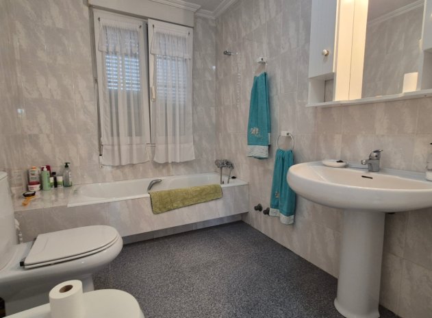 Herverkoop - Villa - Orihuela