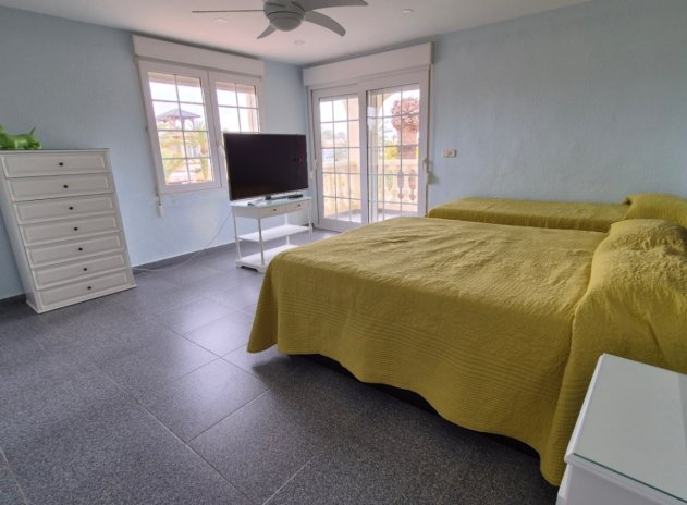 Herverkoop - Villa - Orihuela