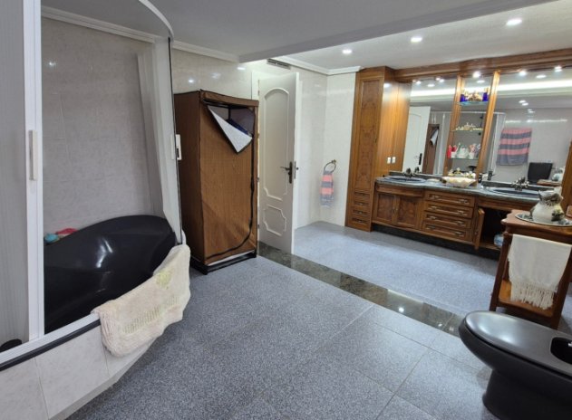 Herverkoop - Villa - Orihuela