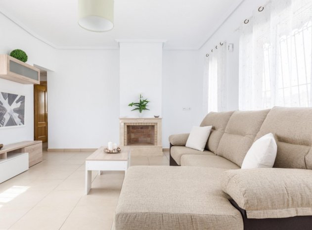 Obra nueva - Villa - Gea y Truyols