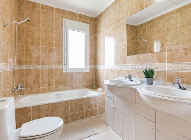 Obra nueva - Villa - Gea y Truyols