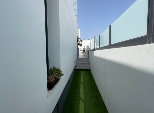 Herverkoop - Rijwoning - Dolores