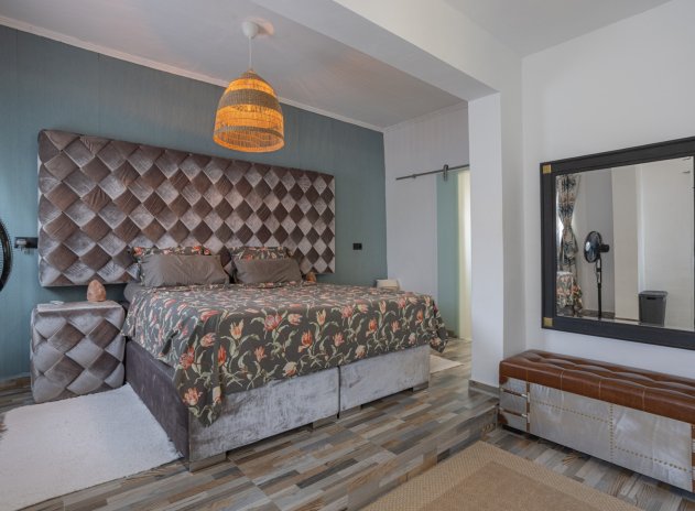 Wiederverkauf - Finca / Ländliches Wohnhaus - Albatera