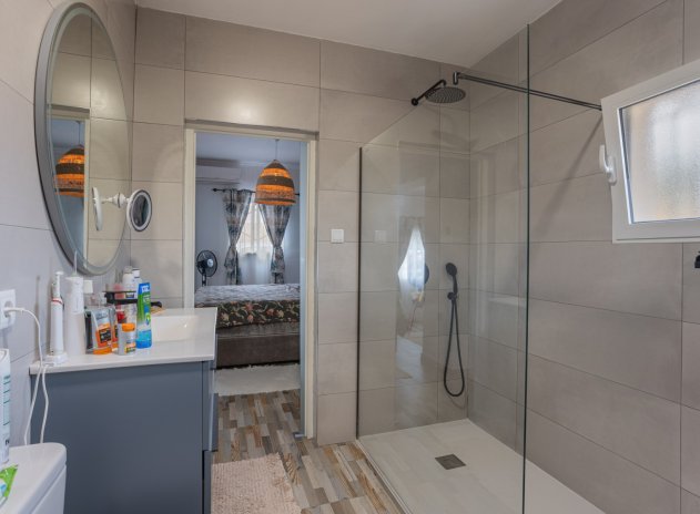 Wiederverkauf - Finca / Ländliches Wohnhaus - Albatera