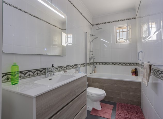 Wiederverkauf - Finca / Ländliches Wohnhaus - Albatera