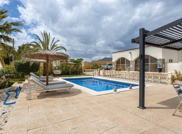 Wiederverkauf - Finca / Ländliches Wohnhaus - Albatera