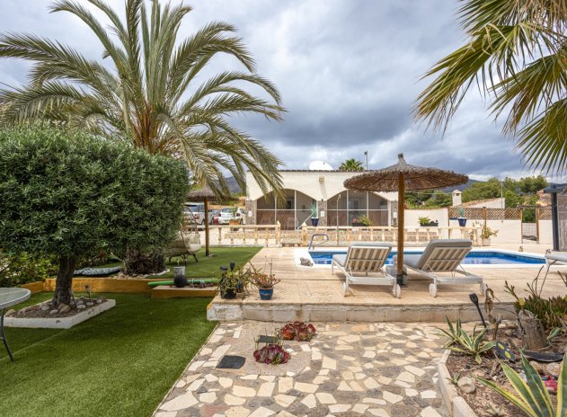 Wiederverkauf - Finca / Ländliches Wohnhaus - Albatera