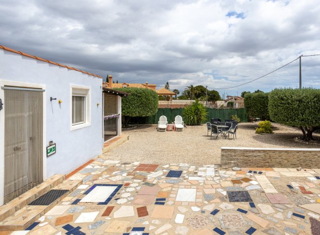 Wiederverkauf - Finca / Ländliches Wohnhaus - Albatera