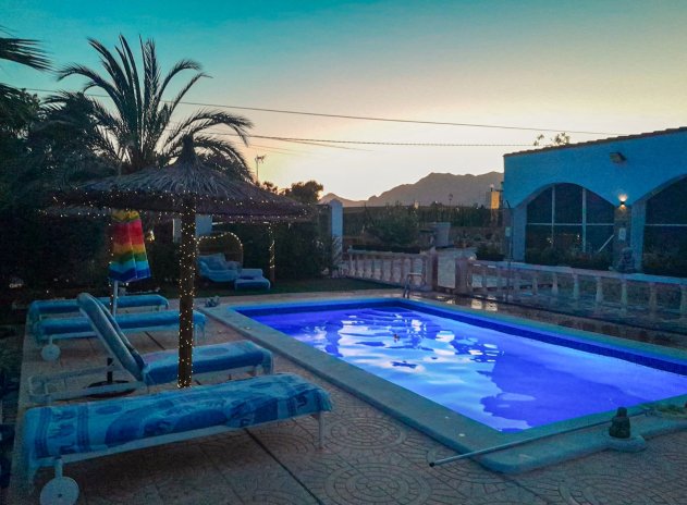 Wiederverkauf - Finca / Ländliches Wohnhaus - Albatera