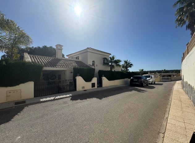 Resale - Villa * - Orihuela Costa - Lomas De Campoamor-las Ramblas