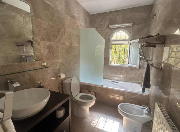 Resale - Villa * - Orihuela Costa - Lomas De Campoamor-las Ramblas